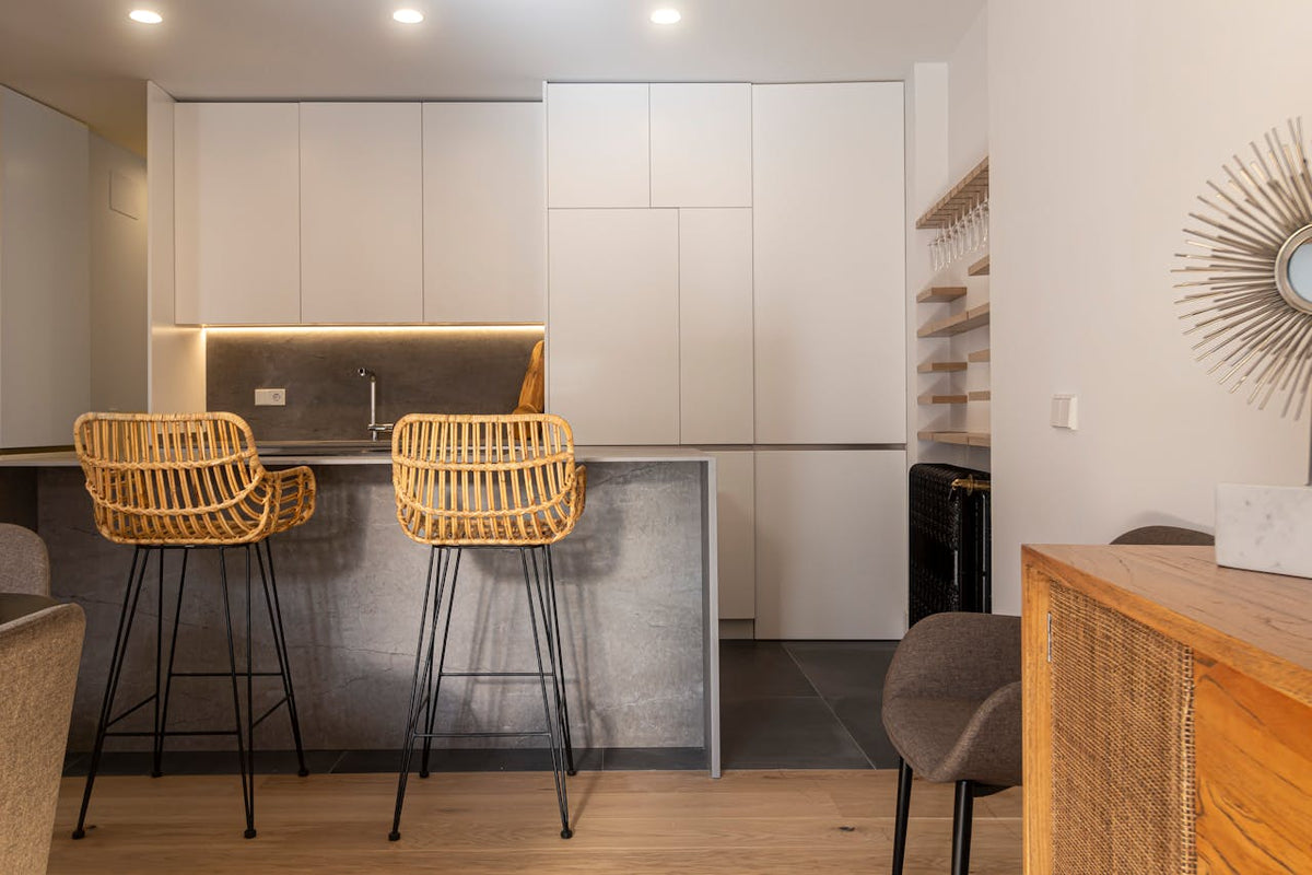 Barstools & Chairs