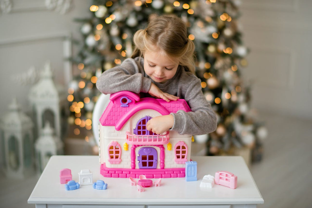 Dolls & Dollhouses